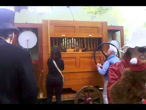 End of a march - Steampunk music machine!