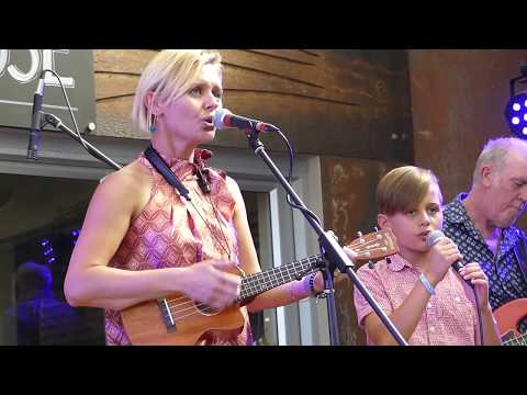 Camille and Stuie  - Everybody's Talkin