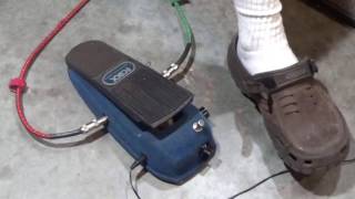 Video thumbnail for Foxx Fuzz/Wah/Volume (original vintage) Pedal Demo by General Guitar Gadgets