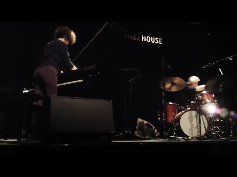 Spill (Tony Buck & Magda Mayas) @ Jazzhouse, Copenhagen (10th of December, 2015)