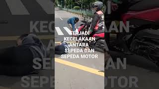 Download lagu Tabrakan Sepeda Motor #kecelakaan #tabrakan #fyp #viral #shorts #infojakartatimur #infojakarta mp3
