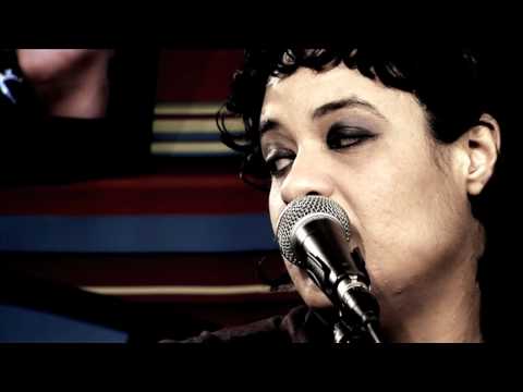 Do Amor - Tulipa Ruiz