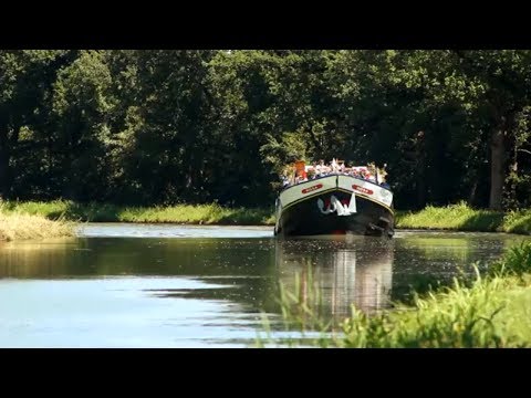 Luxury Hotel Barge Cruises in Bordeaux, France | European Waterways