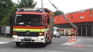 preview picture of video 'LF 1 BF Dortmund FW 1 mit Alarm bei Schichtwechsel Ausfahrt vorne'