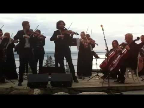 Brødrene Larsen med Trondheimssolistene på Frøset Gård, Jul