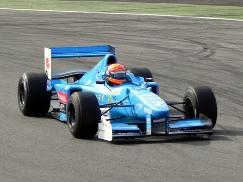 Formula 1 (F1) V10 Engine SOUND!! - Full Throttle Accelerations - Boss GP 2011