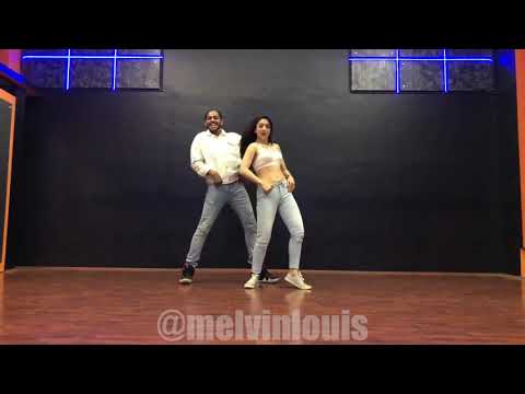 Latest Hot and sexy dance of Bollywood actress on hindi song