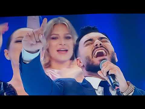 jador si Lino Golden-dau moda