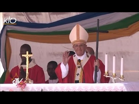 Flash - Résumé tout en images de la Messe au stade de Bangui (Centrafrique)