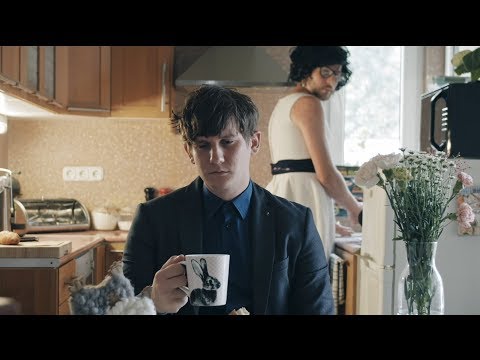 OliverFromEarth - Lófejű (Official Music Video)