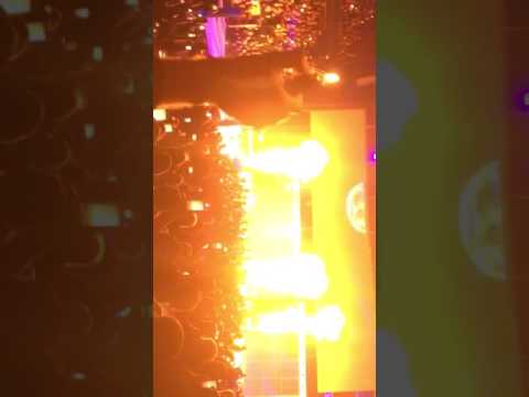 Undertaker epic return RAW in Chicago