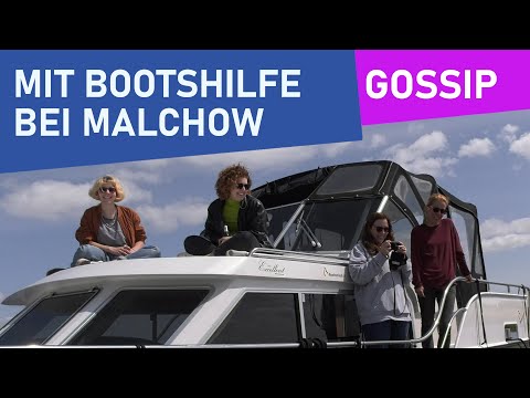 Hausboot mieten 2023: Mit Bootshilfe auf Tour | Hafenkino | Bootsurlaub Mecklenburger Seenplatte