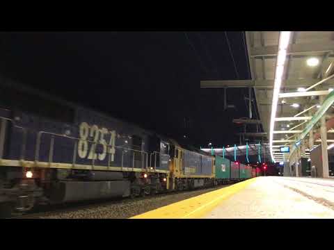 Australian Trains at night - 3PM9 & 5AM5 Adelaide Showgrounds 08/02/2018