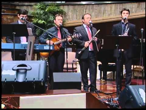 Grup Amos - Dumnezeul puternic