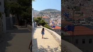 Travel destinations & nice dresses - the perfect combo 📌Location: Hydra Island, Greece 🇬🇷