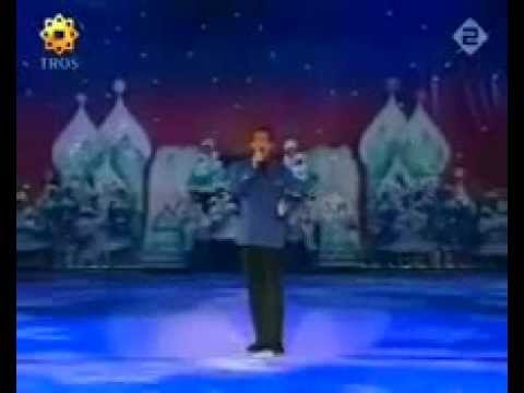 Gerard Joling - Santas dressed in Blue