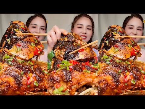 Chinese Food Mukbang: Enjoying Fish Head Curry with Spicy Seafood and ASMR Eating Sounds