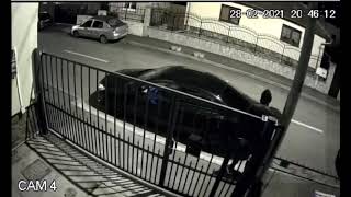 VIDEO - Mașini "călcate" de hoți în Valea Aurie - Acționează des și fura ornamente auto 1 video