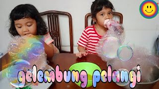Download lagu MEMBUAT GELEMBUNG SABUN YANG BANYAK | GELEMBUNG PELANGI | BERMAIN SAMBIL BELAJAR | NAOMI & YADHU mp3 Download lagu MEMBUAT GELEMBUNG SABUN YANG BANYAK | GELEMBUNG PELANGI | BERMAIN SAMBIL BELAJAR | NAOMI & YADHU mp3