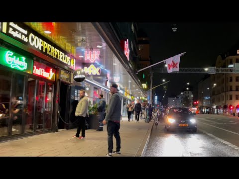 Stockholm Walks: the city streets by night. Fridhemsplan area after 1 am