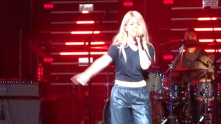 Maren Morris sings &quot;How It&#39;s Done&quot; live at PNC Music Pavilion