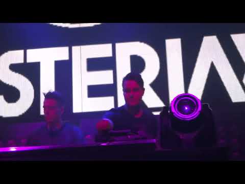 Blasterjaxx Play 'Eurythmics vs. Halfway House - Sweet Peak Dreams(MAKJ Edit)'(2014.12.10 @Hyper)