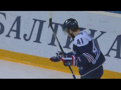 Alex Semin feeds Tomas Filippi with just amazing saucer pass