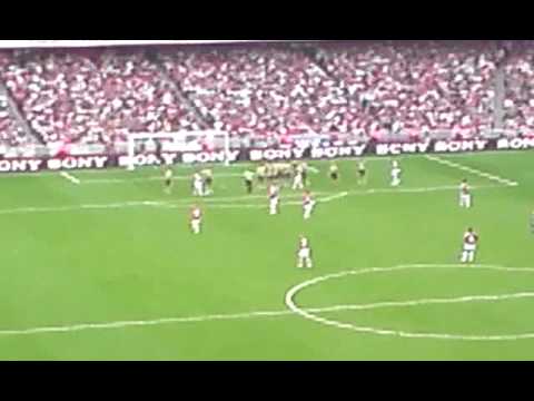 Nicklas Bendtner Kills A Pigeon (emirates cup 2008)