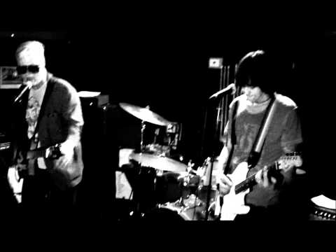 The Re-Volts - Piles (live at Characters, 8/17/13)