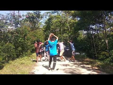 Kleyang gunung komedi