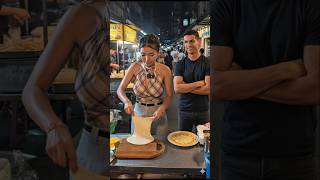 Download lagu The Most Popular Roti Lady in Bangkok Puy & Cristiano Ronaldo mp3