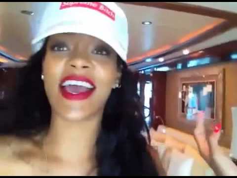 Rihanna saying 'Happy birthday Jocelyn Love´