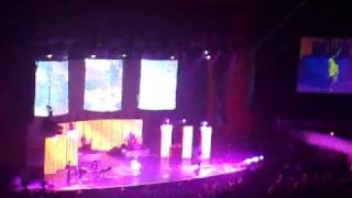 Belanova - Tranquilo (Mexico City, 15 Feb 2009)