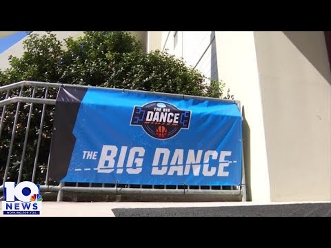 Virginia Tech students celebrate as team dances to the Elite Eight