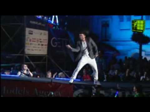 Smiley Ft. Pacha Man - Love Is For Free (Live @ RMA 2010)