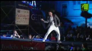 Smiley Ft. Pacha Man - Love Is For Free (Live @ RMA 2010)