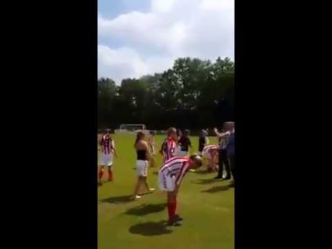 Nooit Gedacht Vrouwen 1 wint finale KNVB Beker - video 1/6