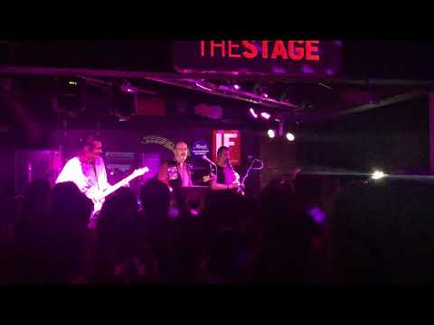 Hüsnü Arkan - Ebruli (Canlı performans)