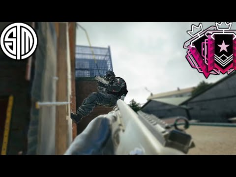How a PRO plays Shadow Legacy - Rainbow Six Siege
