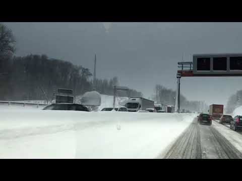 Schneechaos: Stau auf der A1 bei Salzburg