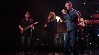 Blake Shelton Performs &#39;Came Here to Forget&#39;