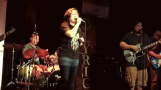 Ang Bandang Shirley - Umaapaw