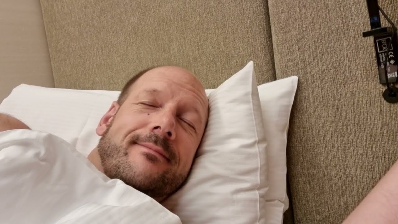 Qatar Airways Al Safwa First Class Lounge thumbnail