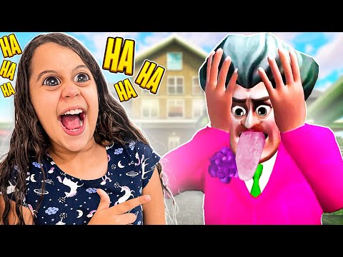 OLHA COMO FICOU O ROSTO DA PROFESSORA ! - Scary Teacher