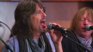 Foreigner Performs "Feels Like The First Time" Unplugged at Press Conference