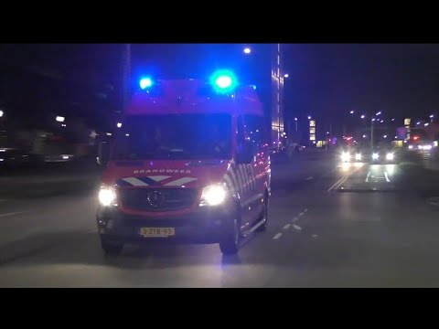 Grip1 Brandweer en OVDG met spoed onderweg naar Zeer Grote Brand Surinameweg in Haarlem