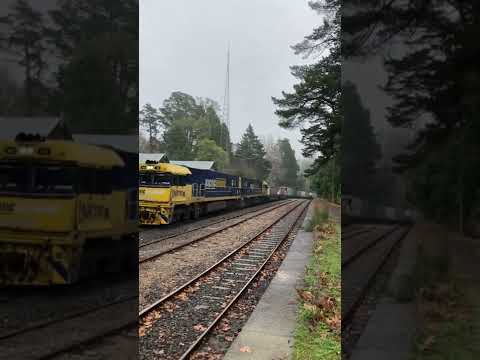TRAINS AM22 Pacific National 2PM6 NR110 NR69 Mt Lofty, South Australia 09/06/2022