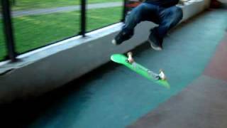 preview picture of video 'Ruslan Shirinov kick flip baku moscow skateboarding'