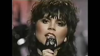 Linda Ronstadt - Easy For You to Say (Live Album Synch)