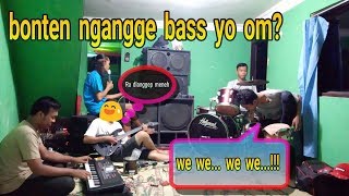 Download lagu KORBAN JANJI-GEDRUK- ala orkes Sak Enek.e 😁😁😁. 4 PERSONIL mp3